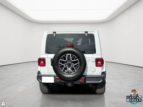 Certified 2024 Jeep Wrangler Unlimited Sahara w/ Technology Group AWD/4WD image 9