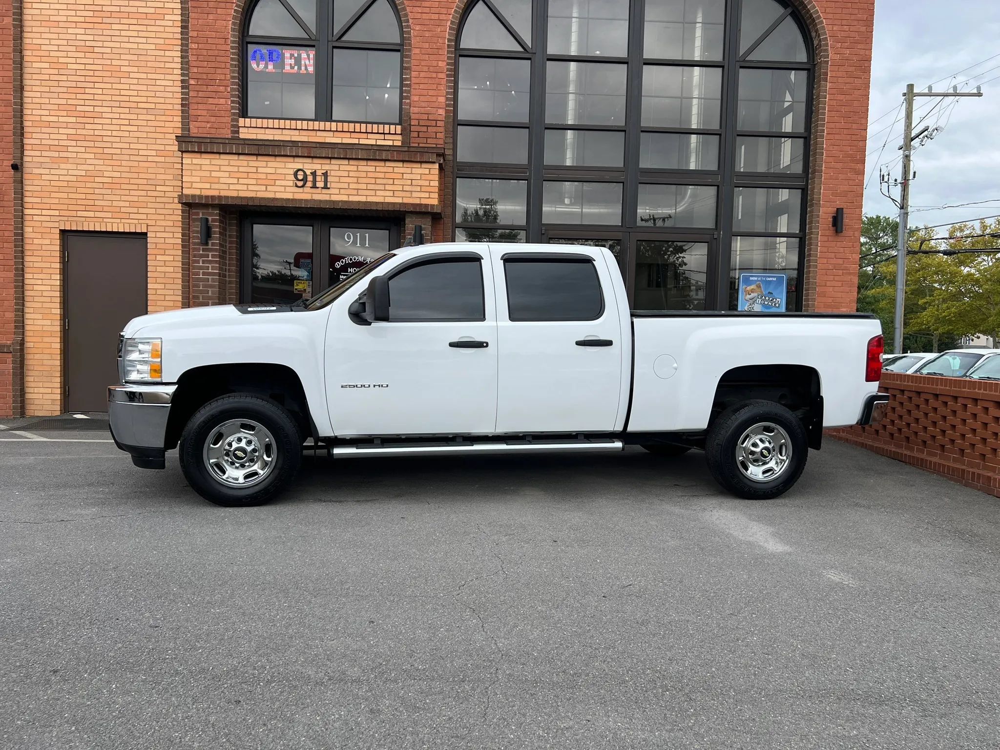 Used 2013 Chevrolet Silverado 2500 W/T w/ Snow Plow Prep Package AWD/4WD image 4
