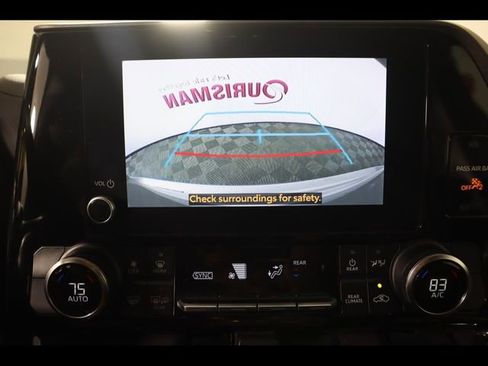 Used 2024 Toyota Highlander LE image 27