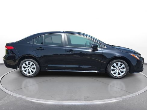 Used 2023 Toyota Corolla LE FWD image 4