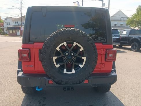 Used 2024 Jeep Wrangler Unlimited Rubicon 4xe image 4