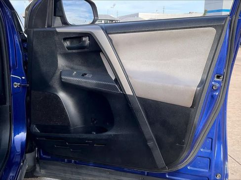 Used 2015 Toyota RAV4 LE image 21