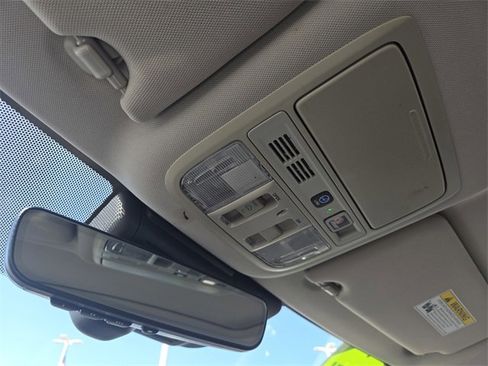 Used 2018 Honda Accord Touring image 19