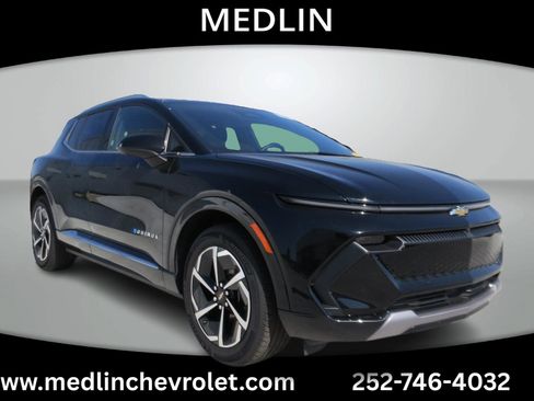 Used 2025 Chevrolet Equinox EV LT FWD image 2