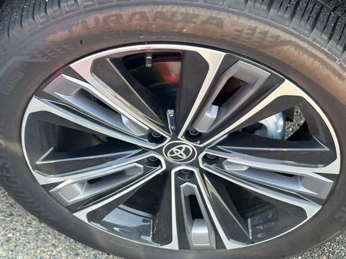 Used 2023 Toyota bZ4X Limited image 18