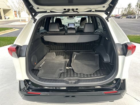 Used 2022 Toyota RAV4 XSE w/ Premium Package image 32