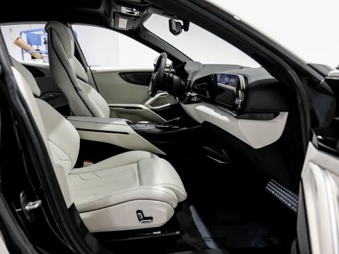 Used 2025 Ferrari Purosangue image 32