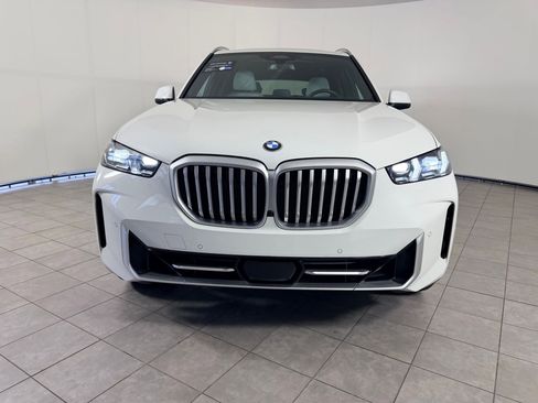 Certified 2025 BMW X5 xDrive40i w/ Climate Comfort Package image 6