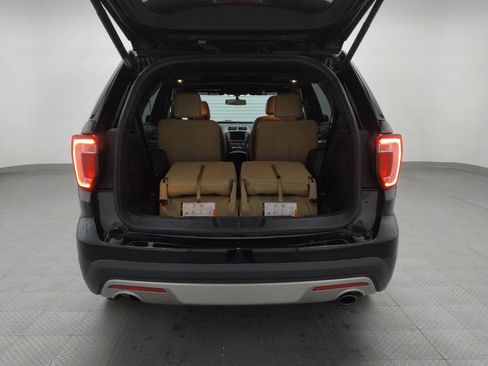 Used 2017 Ford Explorer XLT w/ Equipment Group 202A image 29