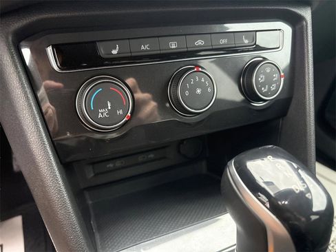 Used 2022 Volkswagen Tiguan S image 23