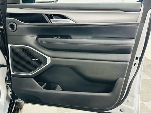 Used 2024 Jeep Wagoneer Series II image 26