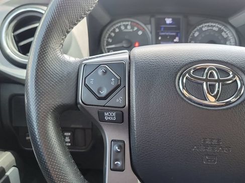 Used 2021 Toyota Tacoma TRD Off-Road w/ Technology Package AWD/4WD image 25