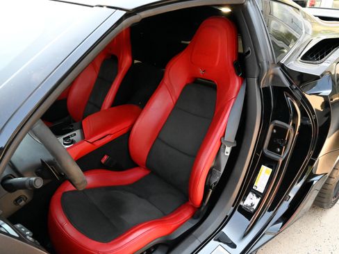 Used 2019 Chevrolet Corvette Z06 RWD image 19