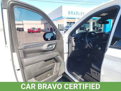 Certified 2023 Chevrolet Suburban RST w/ Luxury Package AWD/4WD image 21