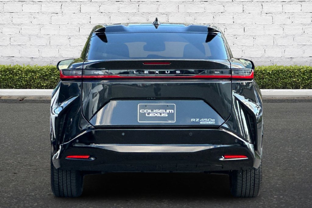 Used 2023 Lexus RZ 450e Premium w/ Technology Package AWD/4WD image 5