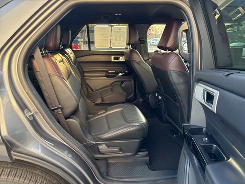 Used 2022 Ford Explorer Platinum w/ Equipment Group 601A image 13