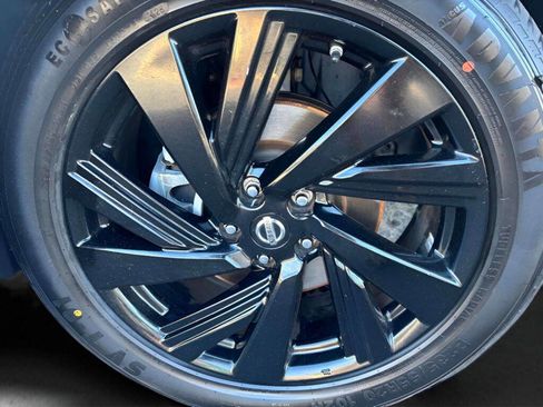 Used 2017 Nissan Murano Platinum w/ Platinum Technology Package image 18