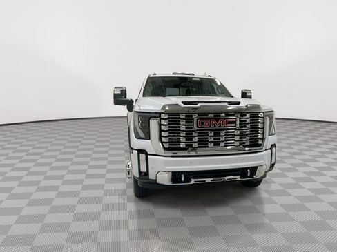 New 2026 GMC Sierra 3500 Denali w/ Denali Reserve Package AWD/4WD image 2
