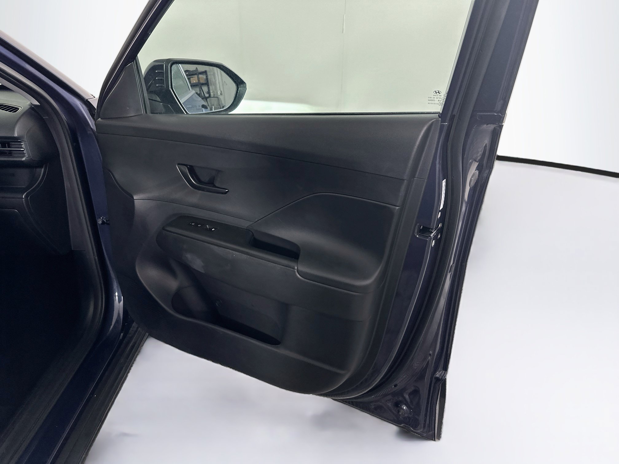 Used 2025 Hyundai Kona SEL FWD image 31