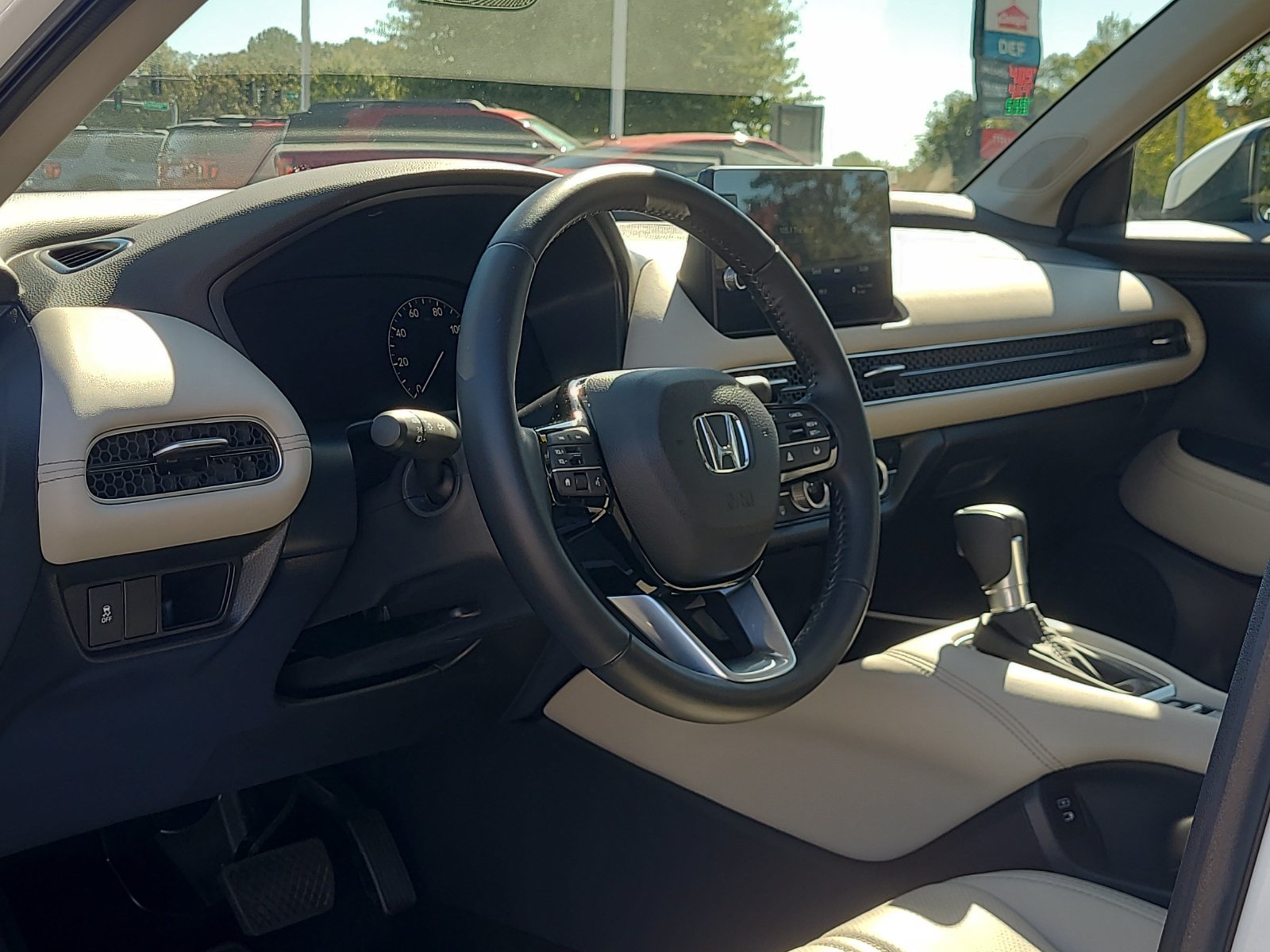 Used 2027 Honda HR-V EX-L image 10
