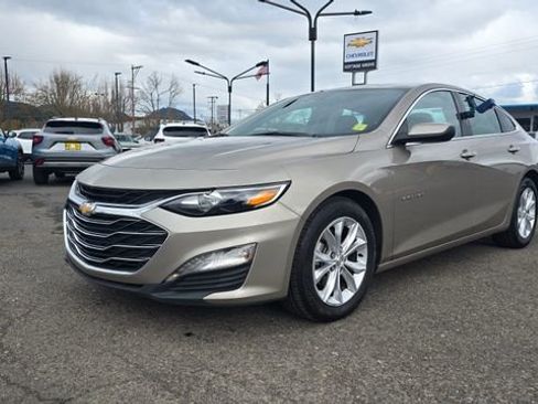 Used 2024 Chevrolet Malibu LT image 1