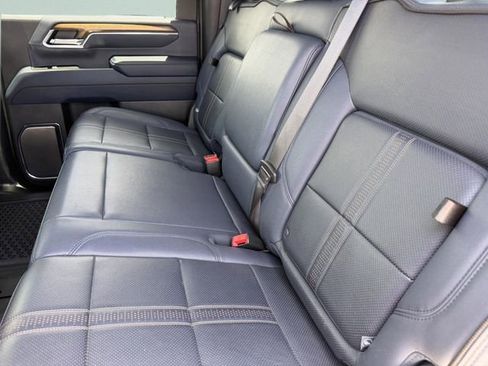 Used 2024 Chevrolet Silverado 2500 High Country w/ High Country Premium Package AWD/4WD image 19