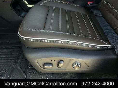 New 2026 GMC Acadia Denali Ultimate w/ LPO, Floor Liner Package AWD/4WD image 23