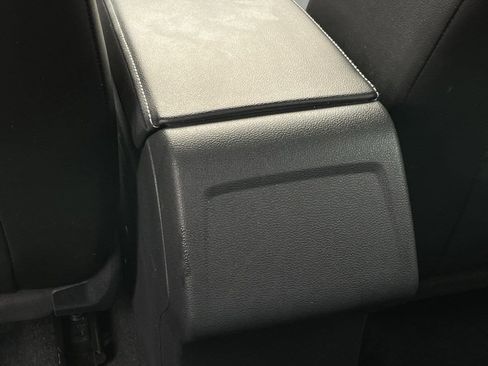 Used 2025 Volkswagen Jetta SE image 24