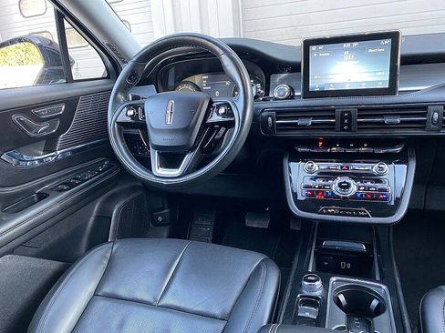 Used 2022 Lincoln Corsair AWD w/ Premium Package image 19