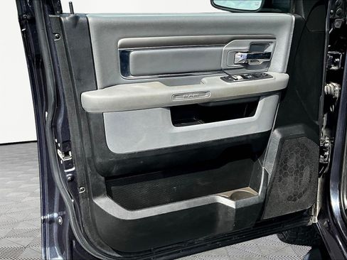 Used 2020 RAM 1500 Classic SLT AWD/4WD image 18