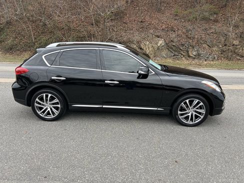 Used 2017 INFINITI QX50 AWD w/ Premium Plus Package image 9