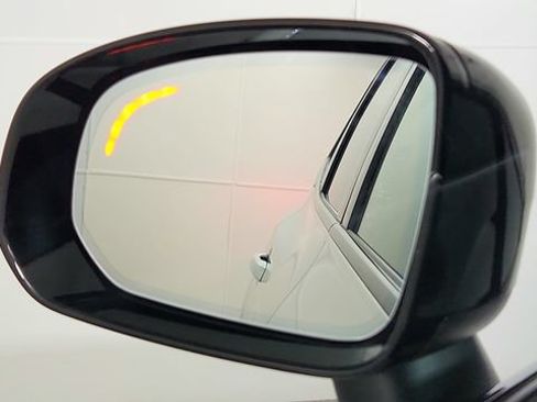 Certified 2025 Volvo XC60 B5 Ultra w/ Protection Package Premier AWD/4WD image 15