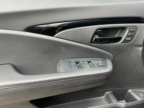 Used 2024 Honda Passport Black Edition image 11