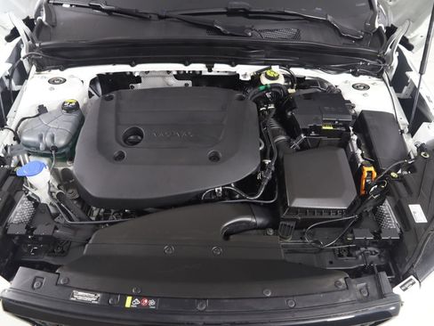 Used 2026 Volvo XC40 B5 Plus AWD/4WD image 52