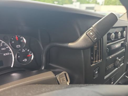 Used 2015 Chevrolet Express 3500 LS RWD image 35