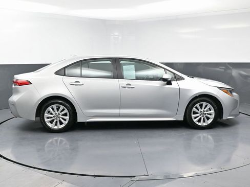 Used 2024 Toyota Corolla LE w/ LE Convenience Package image 8