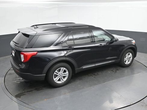 Used 2020 Ford Explorer XLT w/ Equipment Group 202A AWD/4WD image 29