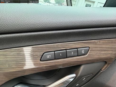 Used 2024 GMC Terrain Denali AWD/4WD image 17