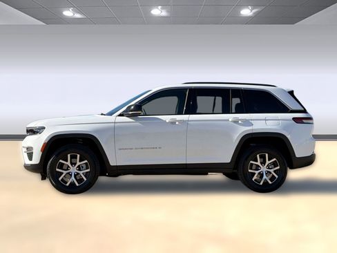Used 2025 Jeep Grand Cherokee Limited image 2