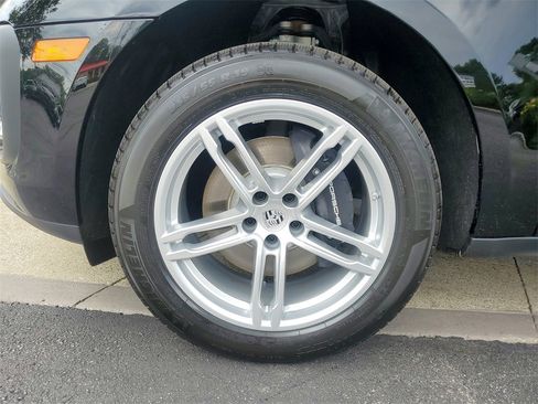 Used 2025 Porsche Macan Turbo image 25