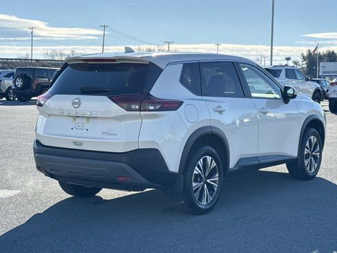 Used 2023 Nissan Rogue SV image 24