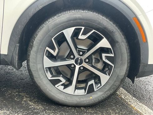 Used 2023 Kia Sportage EX image 9