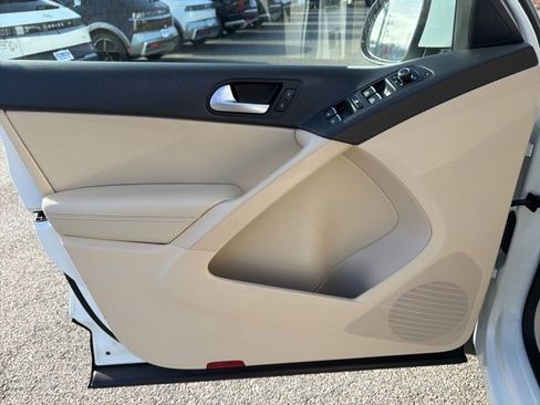 Used 2017 Volkswagen Tiguan Wolfsburg Edition image 14