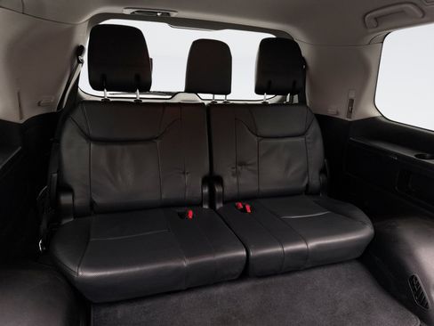 Used 2013 Lexus LX 570 4WD image 23