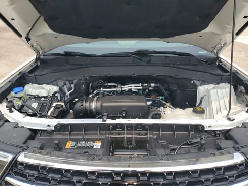 Used 2021 Ford Explorer XLT w/ Equipment Group 202A AWD/4WD image 8