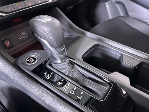 Used 2025 Nissan Sentra S image 16