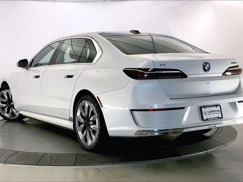 Certified 2023 BMW i7 xDrive60 AWD/4WD image 10
