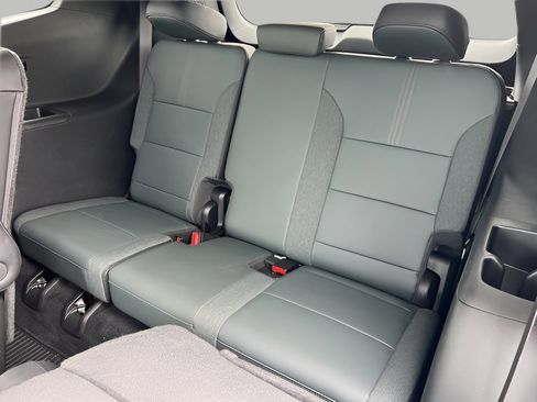 Used 2025 GMC Acadia AT4 w/ LPO, Floor Liner Package image 30