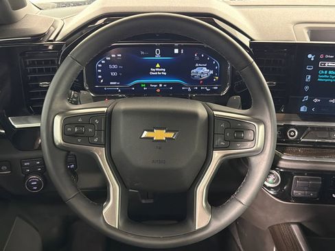 Used 2023 Chevrolet Silverado 1500 LT w/ Z71 Off-Road Package AWD/4WD image 23
