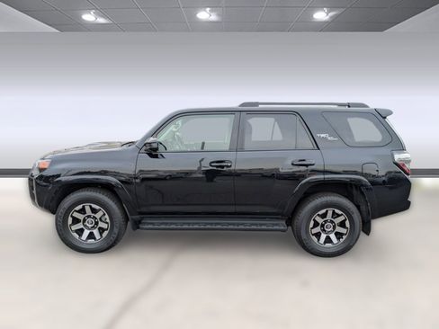 Used 2024 Toyota 4Runner TRD Off-Road image 2